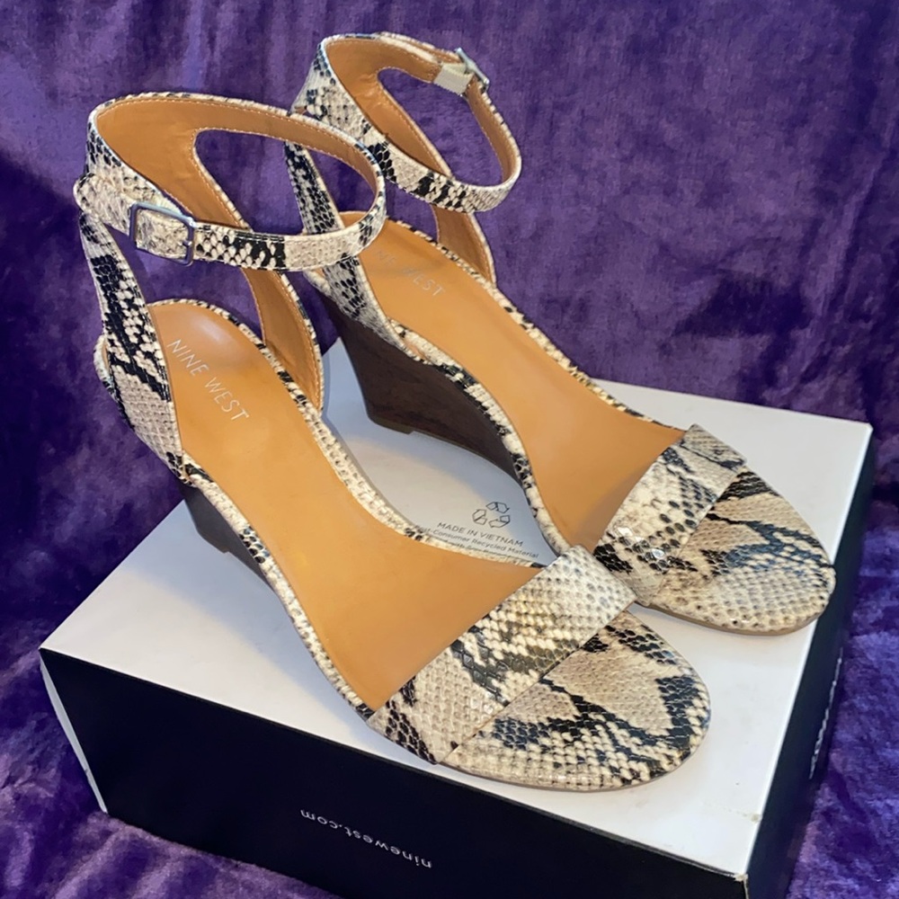 Nine West women’s wedge sandals, size 10 M, Natural multi texture NWOT